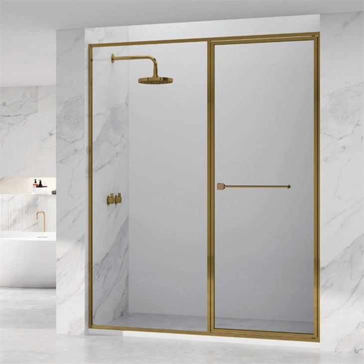 Bagno con doccia a forma unica