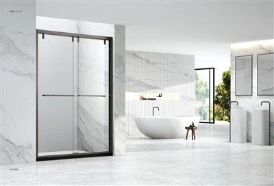 Bagno con doccia scorrevole a due porte